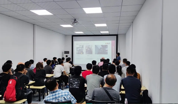 高校师生走进威尔